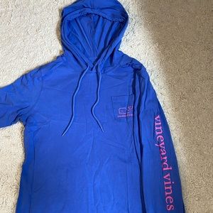 Vineyard Vines Blue hooded long sleeve. Size: Small